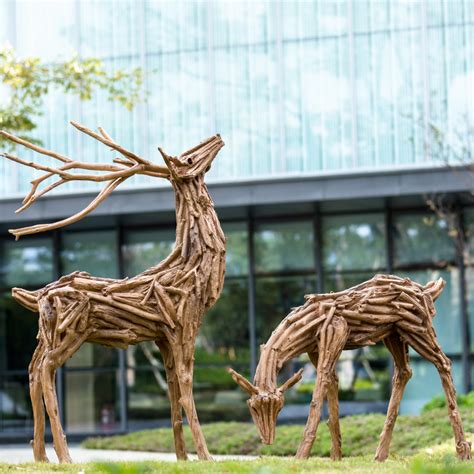 玻璃钢公园景观装饰仿真动物蓝色梅花鹿雕塑-央美雕塑