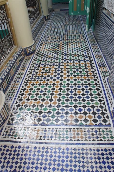Gorgeous zellij floor | Artistic tile, Moroccan patterns, Zellige tile