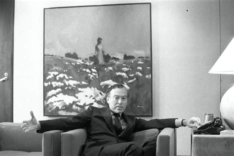 Leonard A. Lauder, foi patrono das artes e filantropo que, com sua mãe, Estée Lauder ...