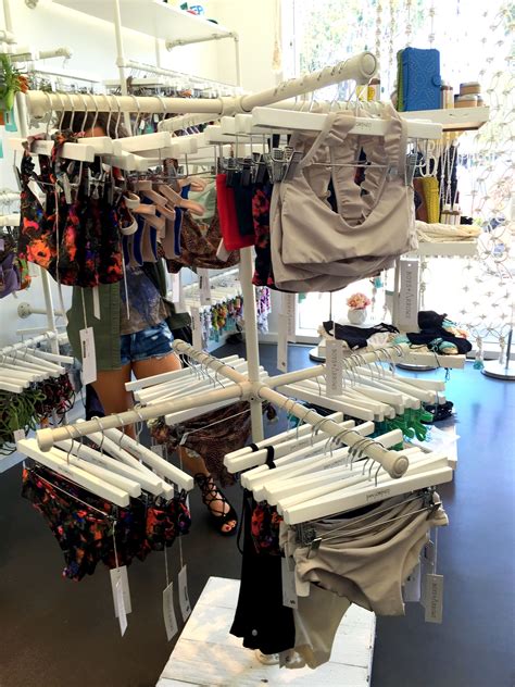 39 DIY Retail Display Ideas (from Clothing Racks to Signage) | Retail ...