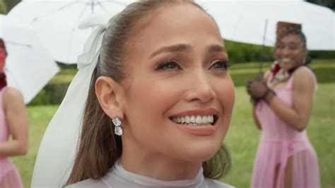 Jennifer López ‘se burla’ de sus múltiples bodas en su nuevo video – El ...