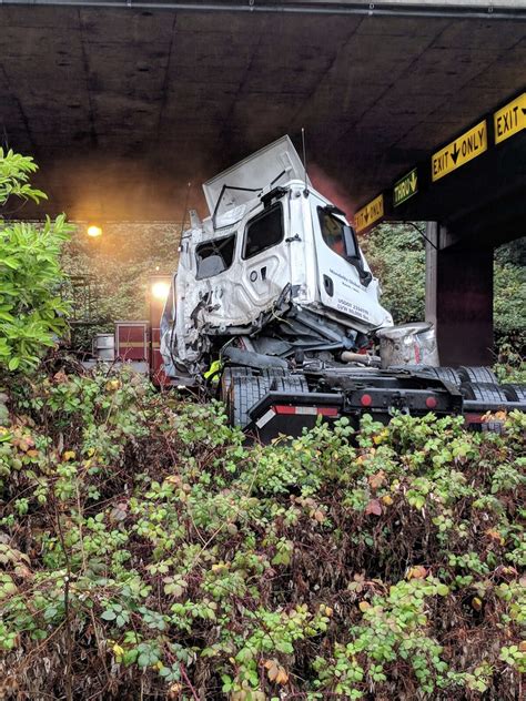 Seattle express lanes reopen after deadly crash