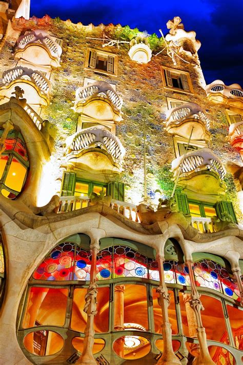 BARCELONA SPANIEN 4. SEPTEMBER 2014 Nachtansicht im Freien Gaudis ...