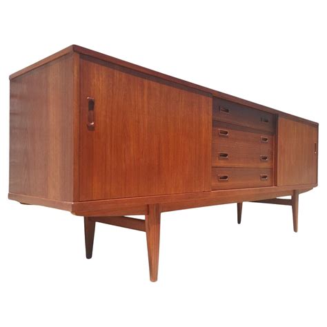 Vintage Mid-Century Modern Small Teak Sideboard at 1stDibs