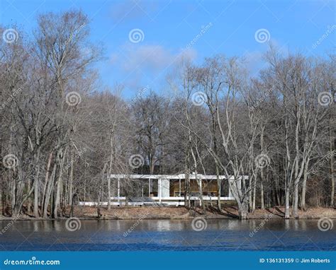 Farnsworth House #1 editorial stock image. Image of glass - 136131359