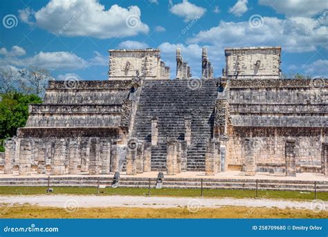 Temple of the Warriors in Chichen Itza, Quintana Roo, Mexico. Mayan ...
