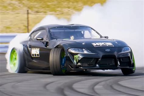 World's First 2JZ-Equipped Toyota Supra Goes Drifting | Supra, Toyota ...