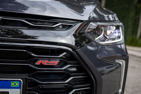 Tracker RS x Renegade Longitude: SUVs de personalidade. Qual é melhor?