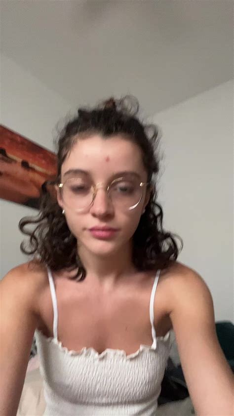 La maleducazione non ha limiti vedo | Claudia Surace (@surace.claudia)