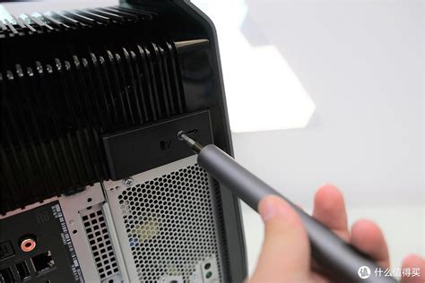 Alienware R8 Panel 的图像结果