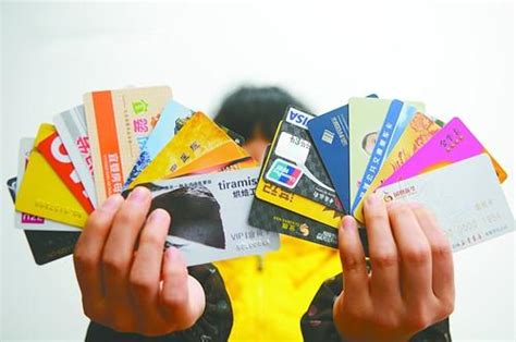 购物时，商家推销的预付卡可以放心买吗？上海3000多家售卡门店亮出“信用铭牌”