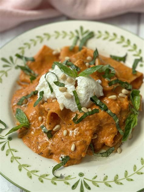 Creamy Roasted Red Bell Pepper Sauce - Desert Island Dishes