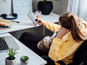 The Secret To Defeating Procrastination, Straight From An Expert ...