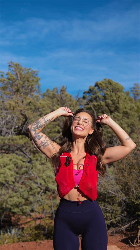 Maddison Noel | Fitness Coach | Crush your workouts, go outside, drink your water, be kind ...