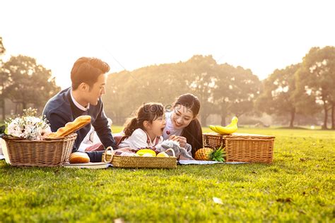 People happy at a picnic stock photo. Image of people - 123193426