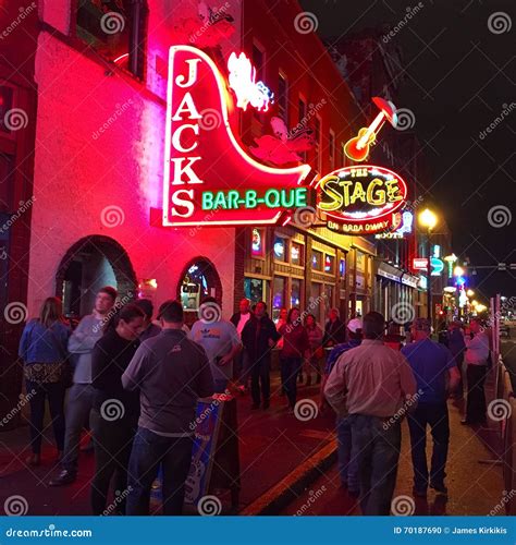 Night Life on Broadway, Nashville Editorial Image - Image of neon, tonk ...