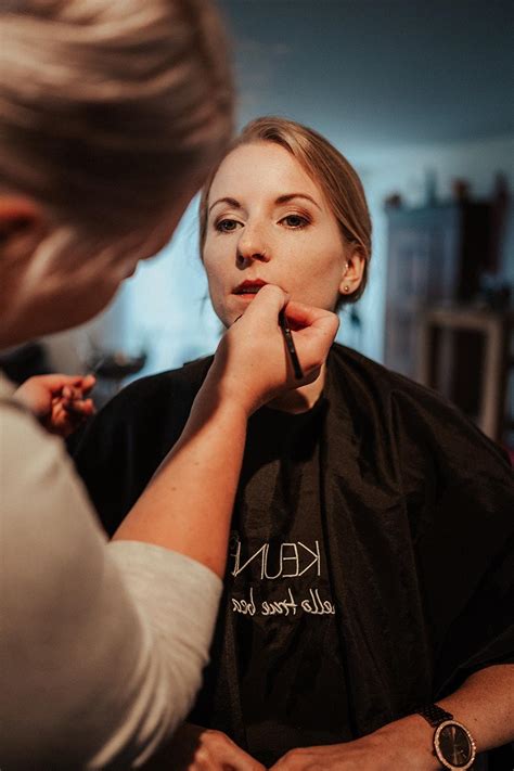 Coiffeur Lockenroll – Make-Up