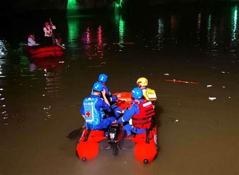 17 Rowers Drown After Dragon Boats Capsize in Southern China - India TV ...