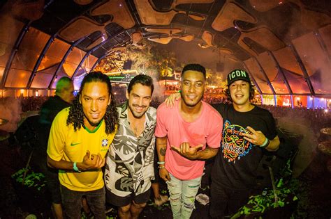 Sexy by Nature - Photos and Videos - Laroc