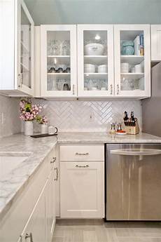 Kitchen Backsplash For White Cabinets by This Kitchen With Images Kitchen Inspirations Kitchen Backsplash For White Cabinets