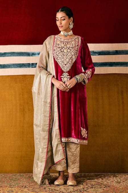 Sue Mue - Buy Designer Sarees, Lehengas, Kurta Sets Online