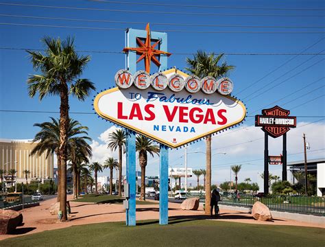Why Was Las Vegas Built On A Desert? – teachnthrive.com
