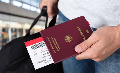 外国人来中国探亲，能否将探亲签证转为工作签证？