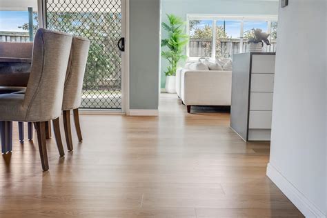 Light Oak Vinyl Plank - Homely Flooring