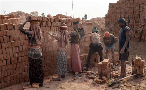 ભારતમાં ક્યારથી અને શા માટે ઉજવાય છે ઈન્ટરનેશનલ લેબર ડે? | chitralekha