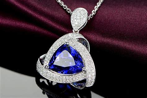 米莱珠宝白18K金4.85克拉求婚钻石项链_珠宝图片-珠宝产品-金投珠宝-金投网