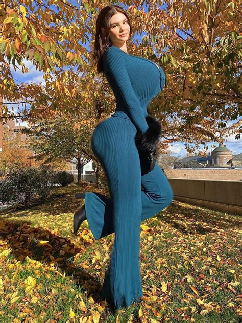 Mini Giantess Ashley Tervort by everythingR4 on DeviantArt