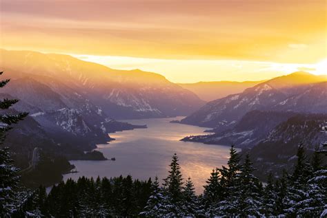 Holding the Line: How the Gorge Commission was Saved - Friends of the ...