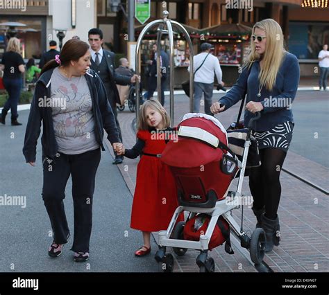 Cougar Town actress Busy Philipps takes daughter’s Birdie and baby ...