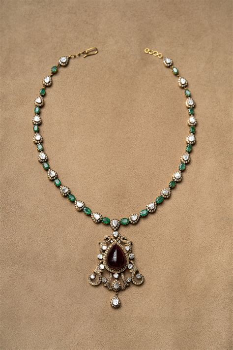 Srishti Fine Jewelry - Gold & Diamonds – Srishti Fine Jewelry - Gold ...