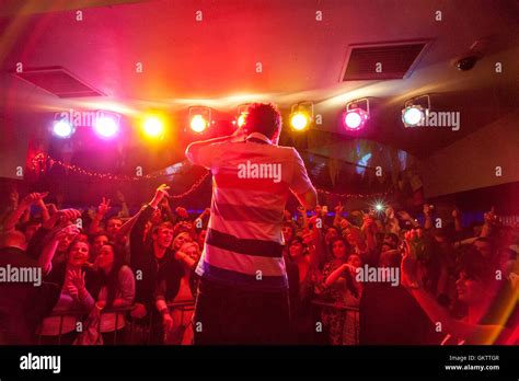 Example Singer 的图像结果