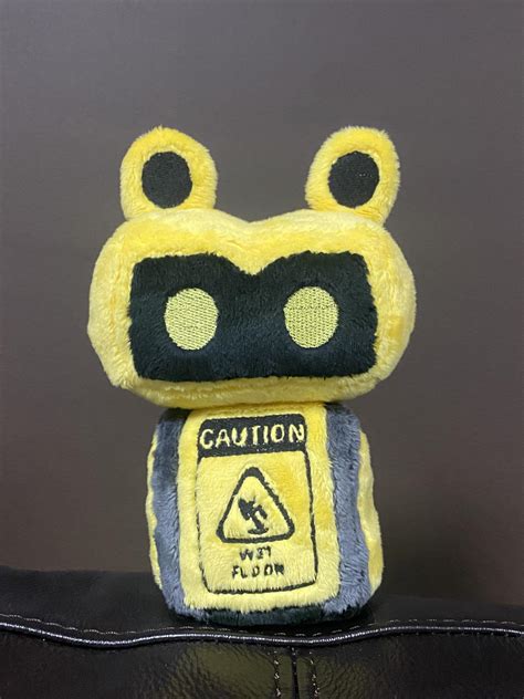 Custom Wet Floor Bot plush : r/fivenightsatfreddys