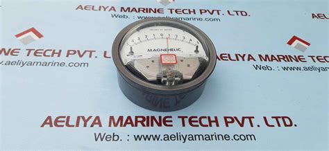 Dwyer 2310 c pressure gauge – Aeliya Marine Tech