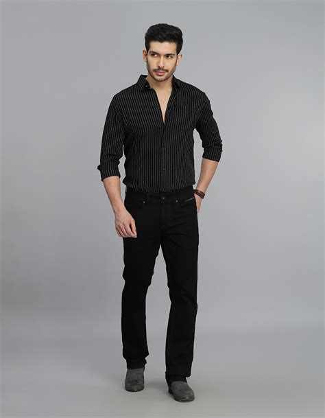 Black 5 Pocket Mid Rise Loose Boot Leg Jeans – ROOKIES