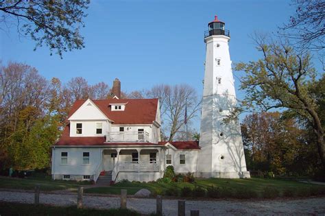 North Point (Milwaukee) Lighthouse - WI Shipwrecks