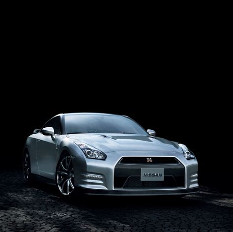 2013 Nissan GT-R: Elevated Performance