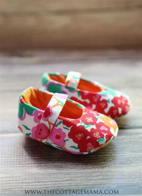 Mary Jane Baby Shoes Pattern - The Cottage Mama