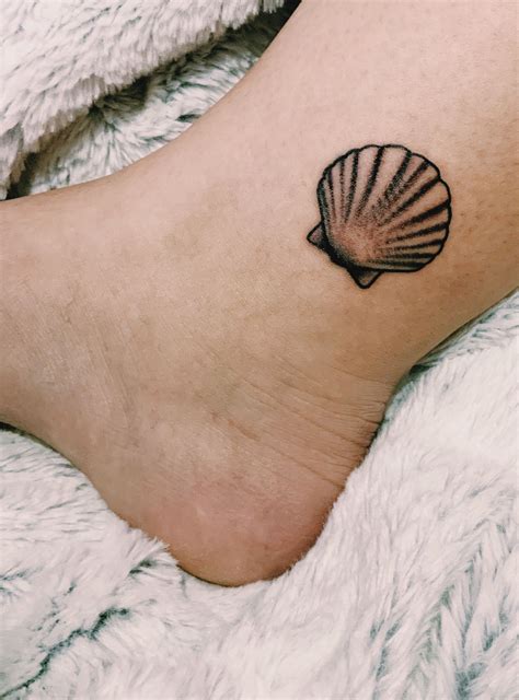 seashell tattoo ☆ | Seashell tattoos, Shell tattoos, Girly tattoos