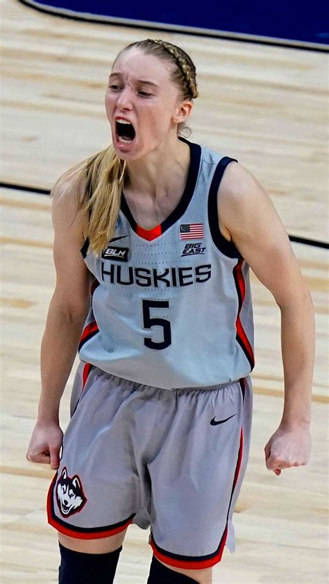 Paige Bueckers Wallpaper