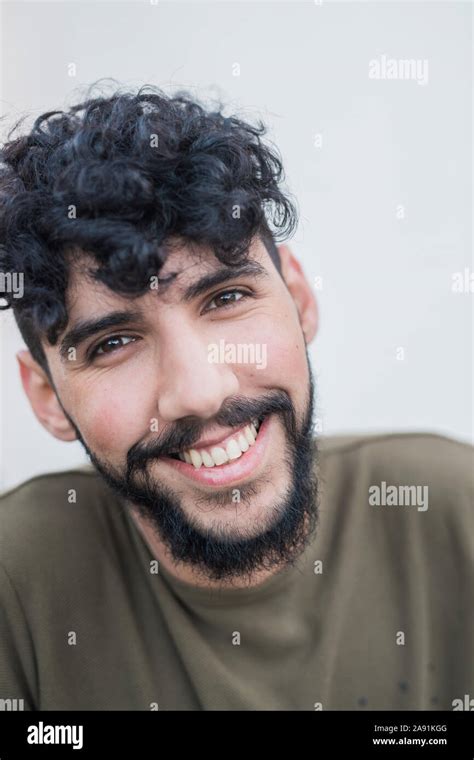 Smiling Man 的图像结果