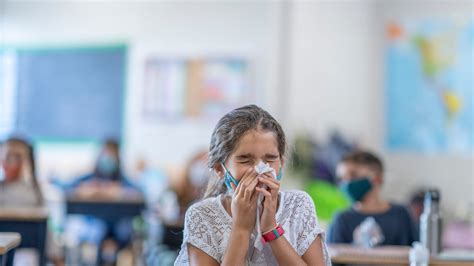 Whooping cough on the rise: Symptoms, vaccines, what to know