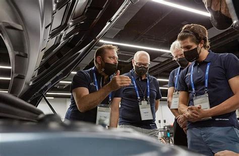 Hyundai conducts global EV maintenance workshop | Autocar Professional