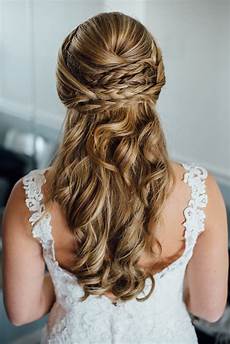 How To Style Hair For A Wedding by 9 Braided Hairstyles We You Ll Weddingwire How To Style Hair For A Wedding