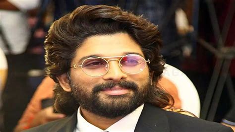 When Allu Arjun said Hrithik Roshan is nothing in front of Prabhas; old ...
