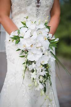 27 Wedding Bouquets by 27 Stunning Cascading Bouquets For Every Type Of Wedding 27 Wedding Bouquets