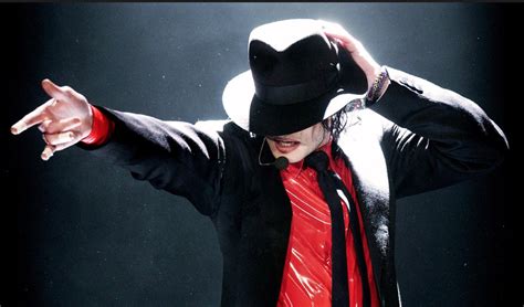 《迈克尔·杰克逊的万圣节》预告片放出，配音谢耳朵谈与MJ羁绊_果酱音乐